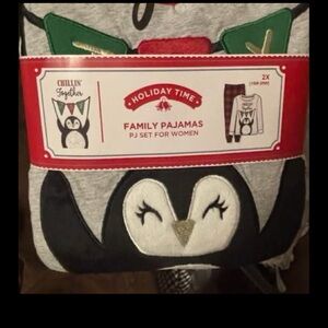 New w/Tags Holiday Time Family Penquin PJ Sets 

Comfy Fleece 

Kids Sz. 8

$10